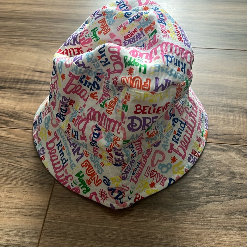 EUC Disney Parks princess youth bucket hat